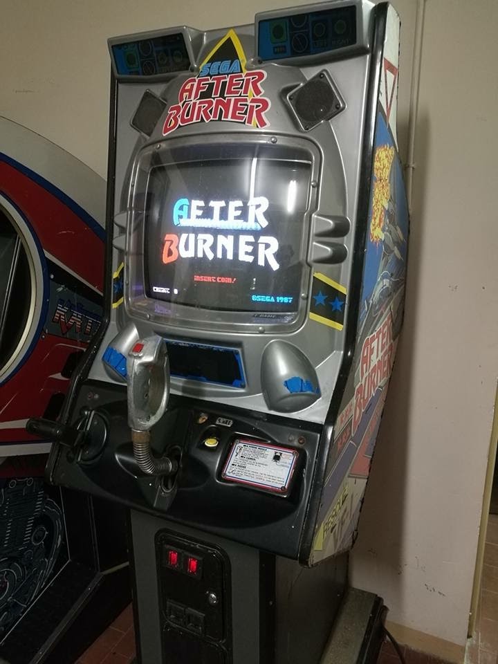After Burner modello Upright