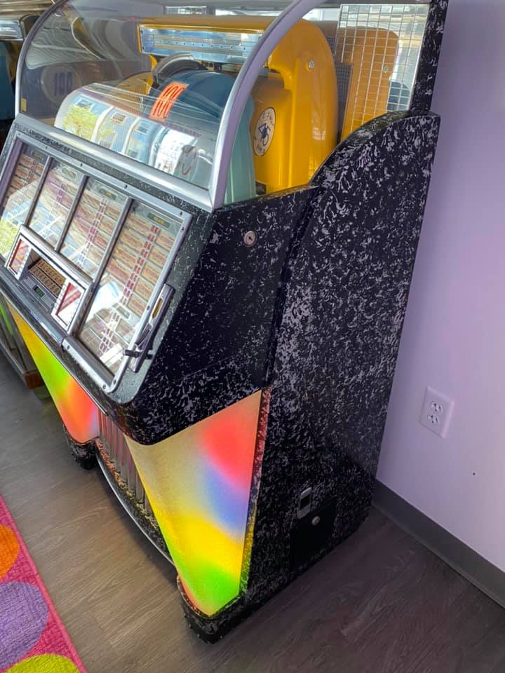 Seeburg M100C jukebox