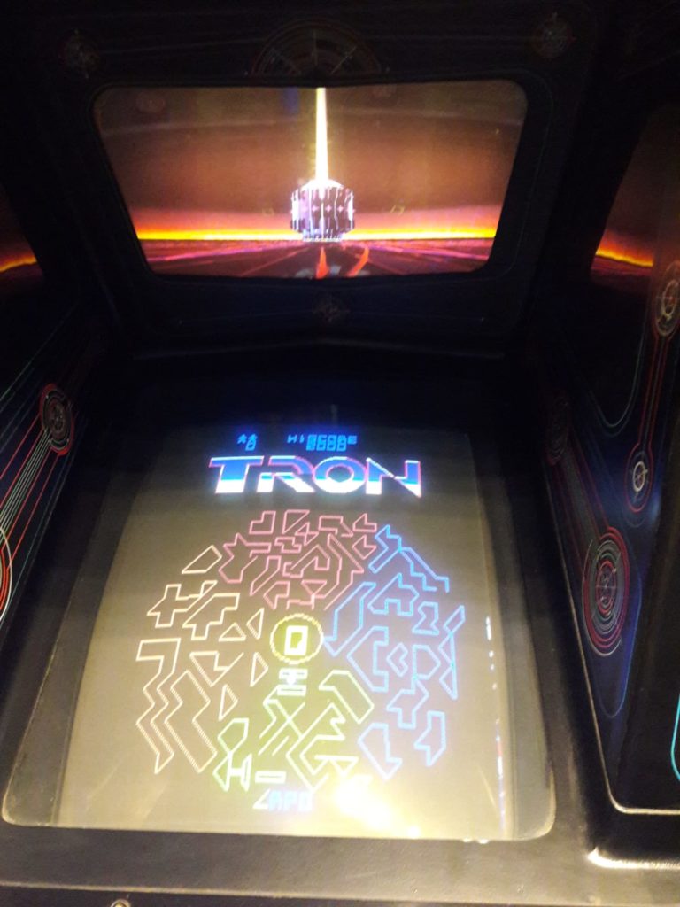 Bezel Tron
La parte di plastica ristrutturata